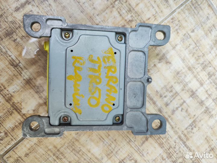 Блок управления airbag Nissan Terrano
