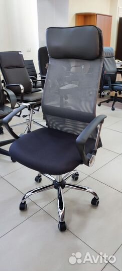 Офисное кресло