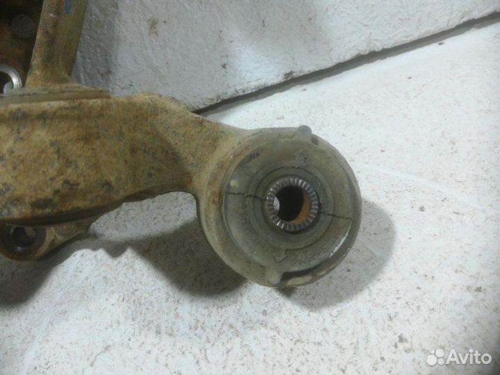 Кулак поворотный задний правый Lexus Es