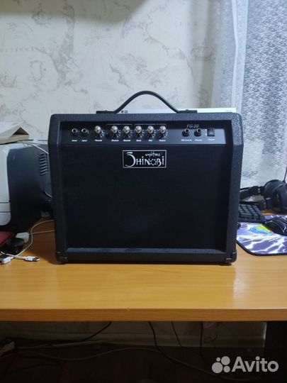 Гитарный комбоусилитель