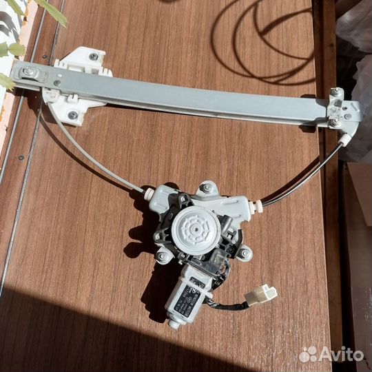 Стеклоподъемник электрический Hyundai Matrix RR LH