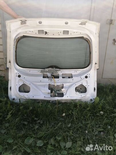 Крышка багажника на mitsubishi outlander