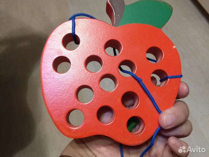 Шнуровка яблоко деревянное