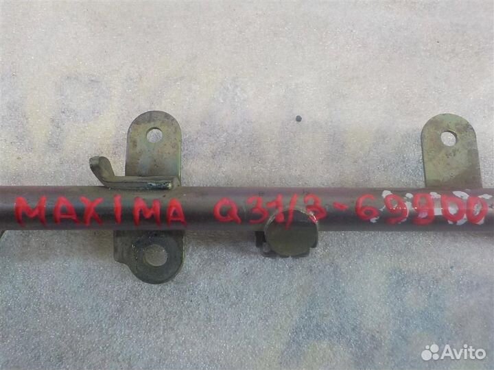 Рейка топливная (рампа) Nissan Maxima (A32) 1994