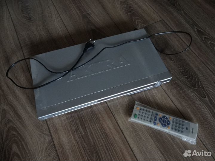 DVD-плеер akira DVD-2404DR