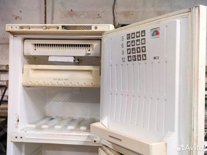 Холодильник Stinol