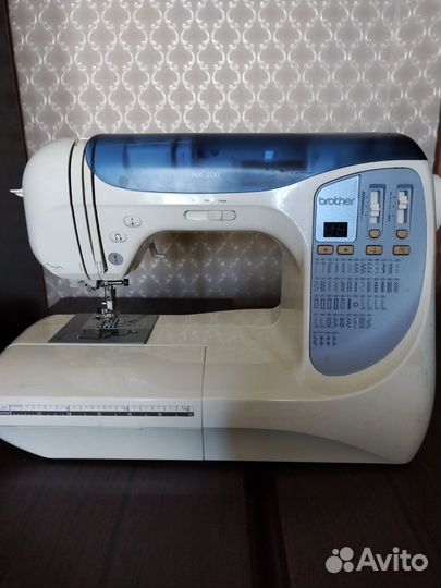 Оверлок, швейная машинка