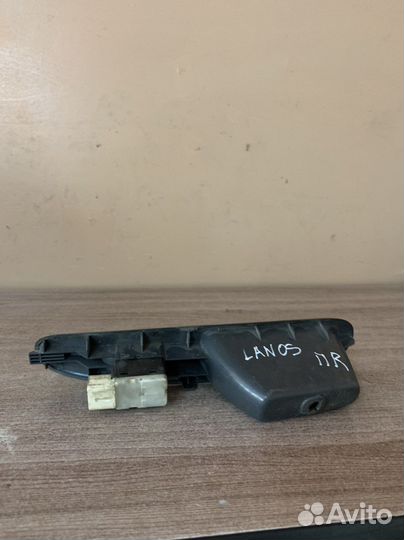 Кнопка стеклоподъемника правая Lanos