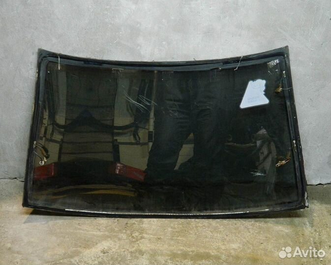 Стекло заднее Mitsubishi Galant 8