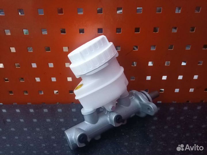 Главный тормозной Mitsubishi pajero sport