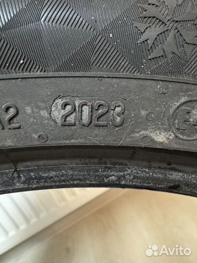 Continental ContiVikingContact 7 215/50 R17 95T