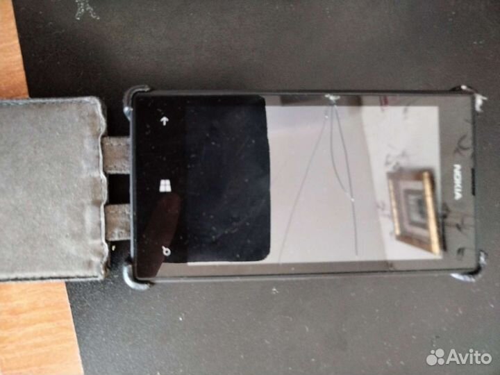 Телефон Nokia Lumia 520