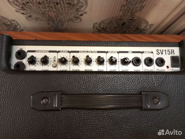 Комбоусилительbehringer. Invision GR 15