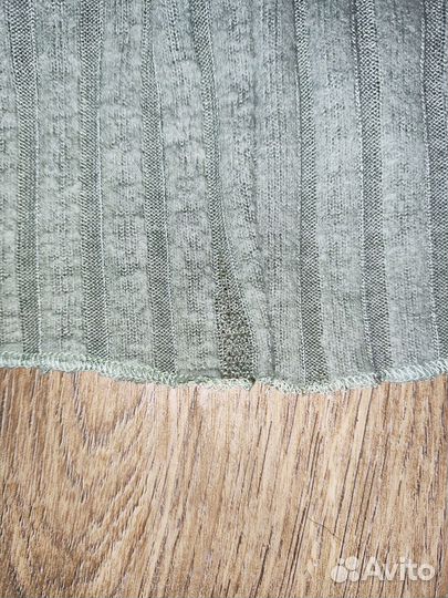 Кроп-топ с объёмными рукавами