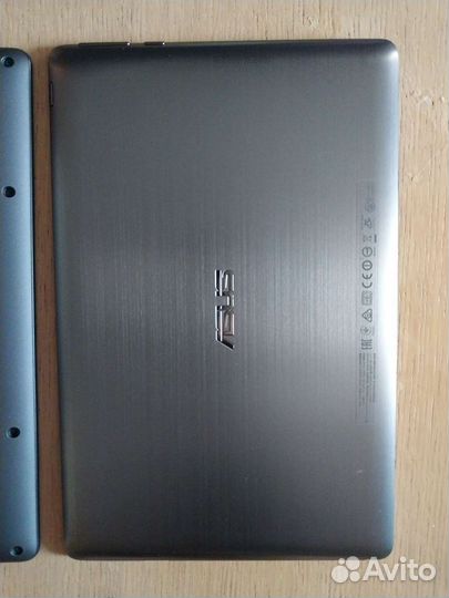 Планшет Asus Transformer Book