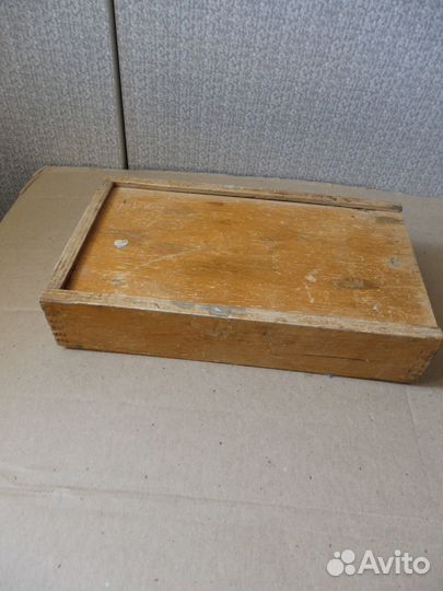Короб деревянный вместе с шурупами 8 х 30 мм. СССР