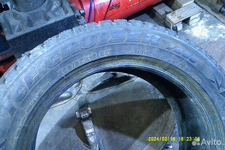 Bridgestone Ice Cruiser 7000 205/55 R16