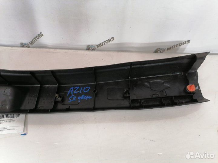 Накладка замка багажника Nissan Cube AZ10 CGA3DE