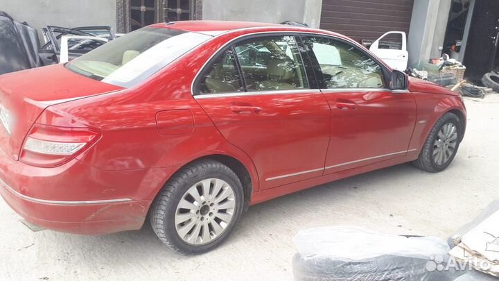 Двери правые мерседес 204 w204