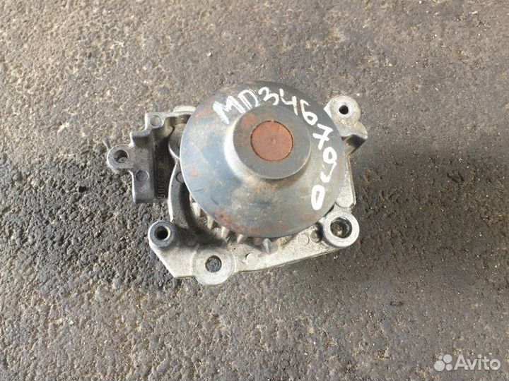 Насос водяной (помпа ) Mazda 323 BA 1.5 1996