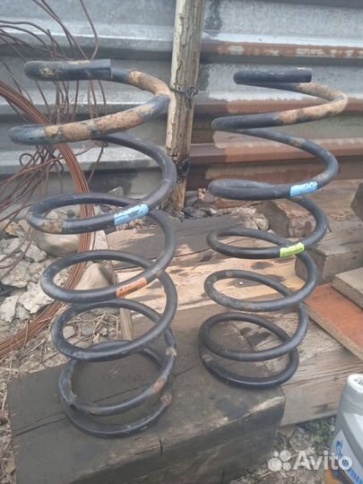 Пружины задние тлк 200