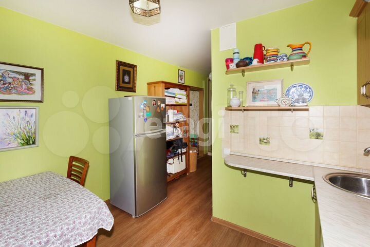 2-к. квартира, 50 м², 6/9 эт.