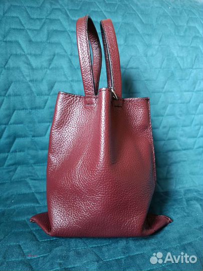 Сумка из натуральной кожи бордового цвета