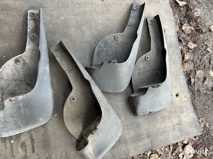 Infiniti fx35 fx45 брызговик передний