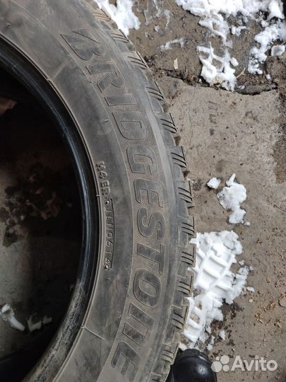 Bridgestone Blizzak Spike-01 215/60 R17 110T