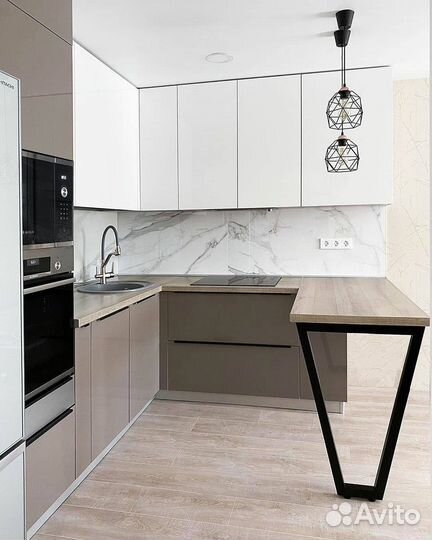 Угловая кухня из мдф на заказ.Фабрика в Москве