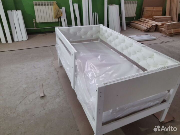 Кроватка детская софа домик массив березы