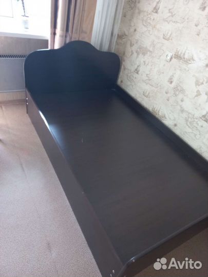Кровать полуторка
