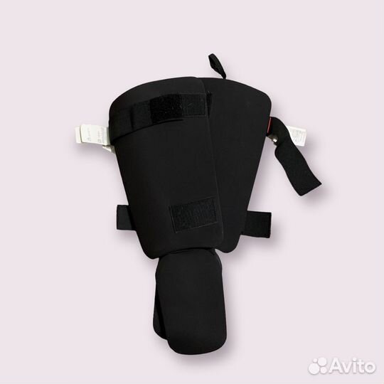 Боксерские перчатки Decathlon / Venum