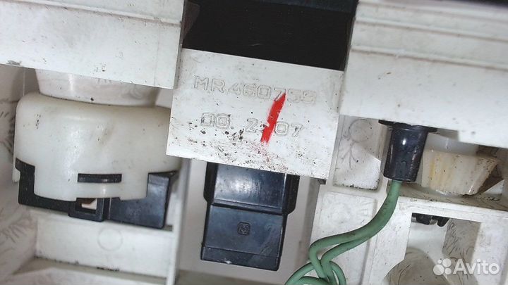 Переключатель отопителя Mitsubishi Montero Sport