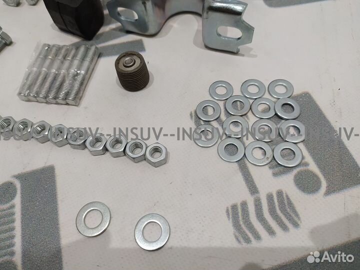 Комплект крепежа отвязки Нива(метизы+втулки+скобы)