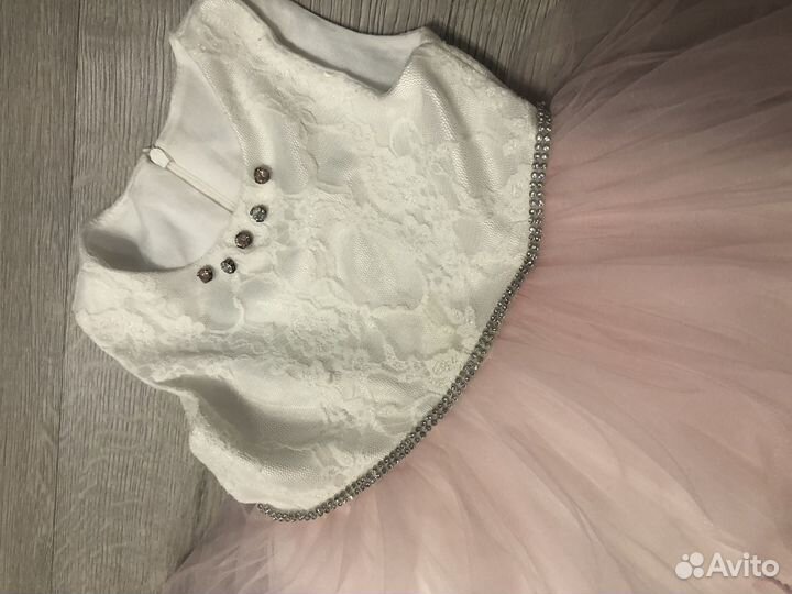 Платье праздничное 98