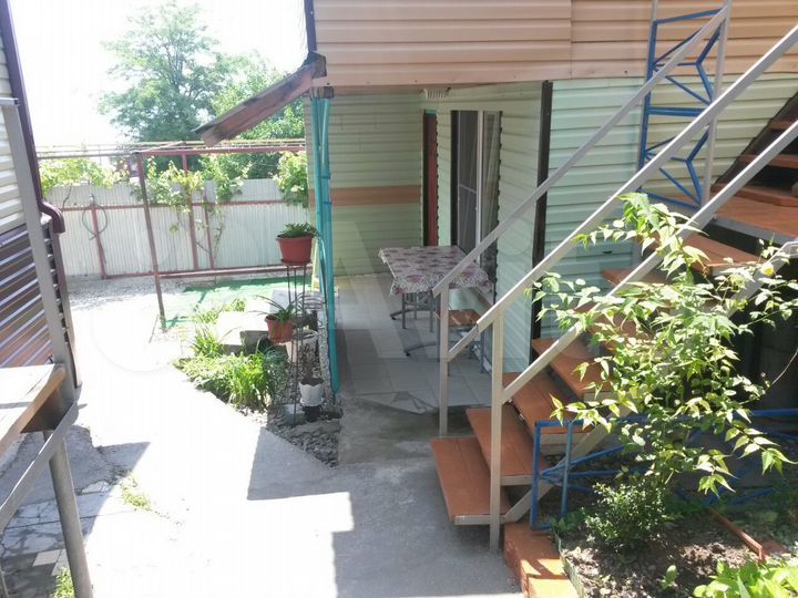 Комната 14 м² в > 9-к., 1/2 эт.