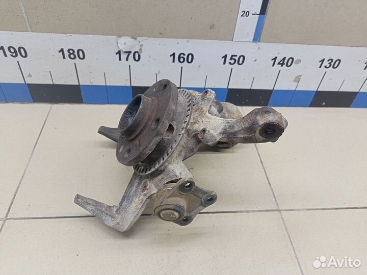 Кулак поворотный передний левый Octavia (A4 1U) 20