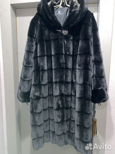 Шуба из эко меха с капюшоном