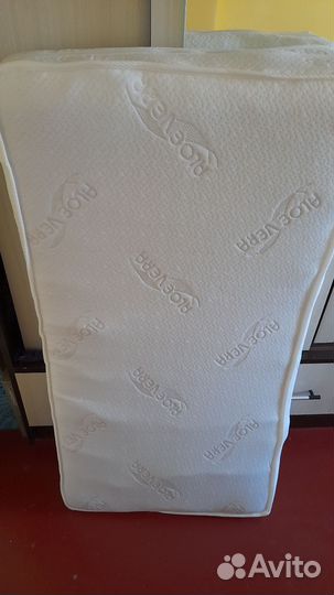Матрас в детскую кроватку 120 на 60 б/у