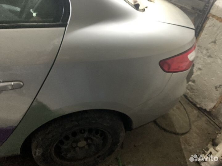 Заднее левое крыло renault fluence