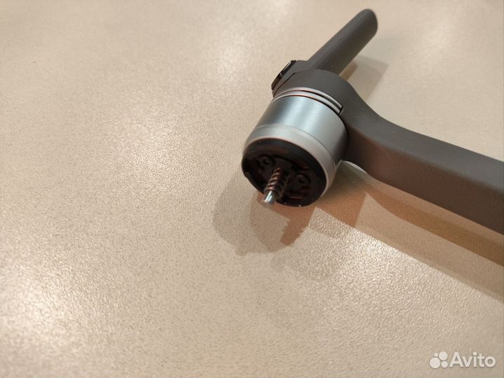 DJI Mavic 2 Pro - луч передний левый