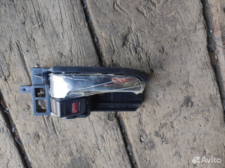 Внутренняя Ручка для двери правая на джили мк