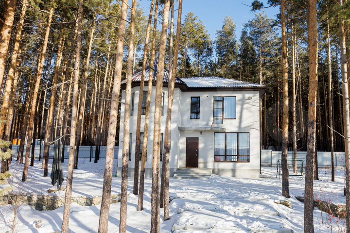 Коттедж 186,3 м² на участке 20 сот.