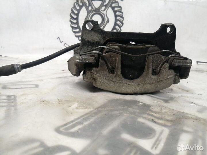 Суппорт передний левый Volkswagen Touran 1T2