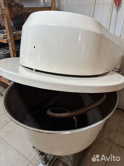 Тестомесильная машина