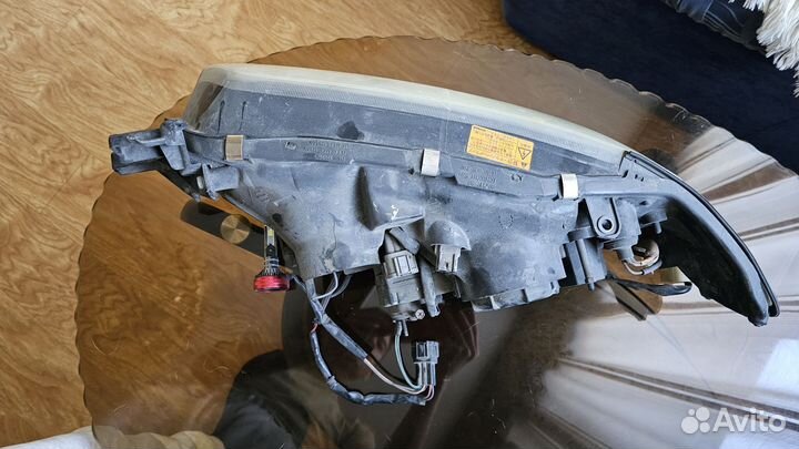 Фара Nissan avenir W11 (правая xsenon)