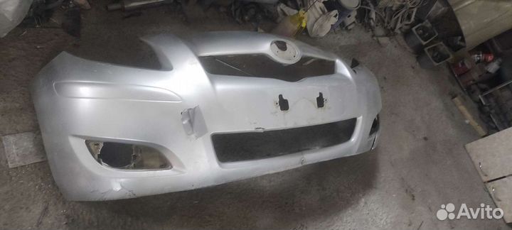 Бампер передний toyota vitz