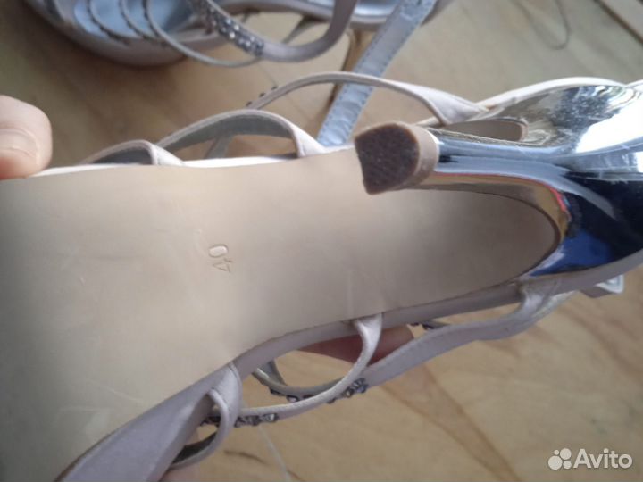 Босоножки женские