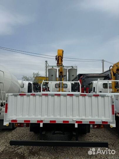 Isuzu Elf с КМУ, 2024